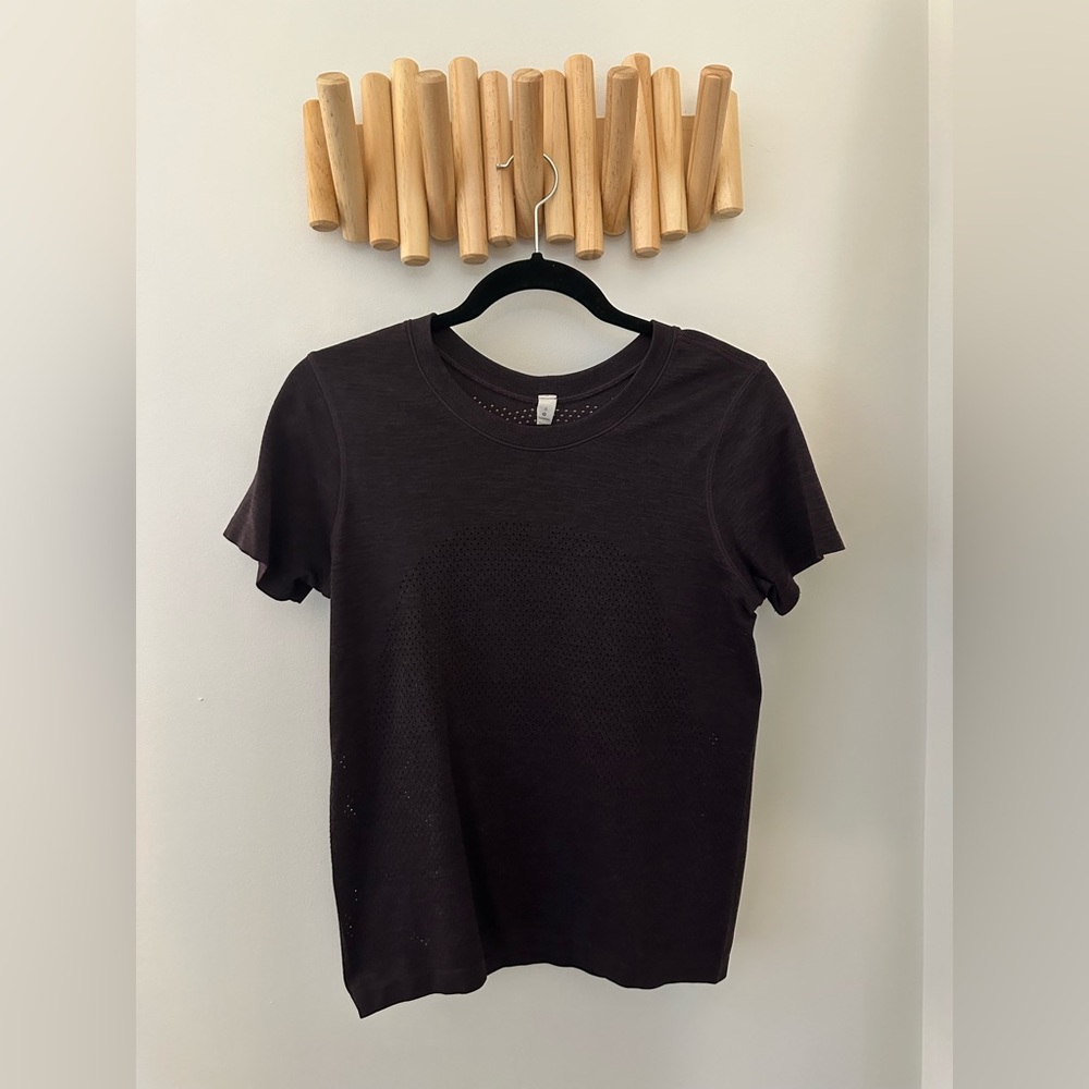 Lululemon short sleeve top
